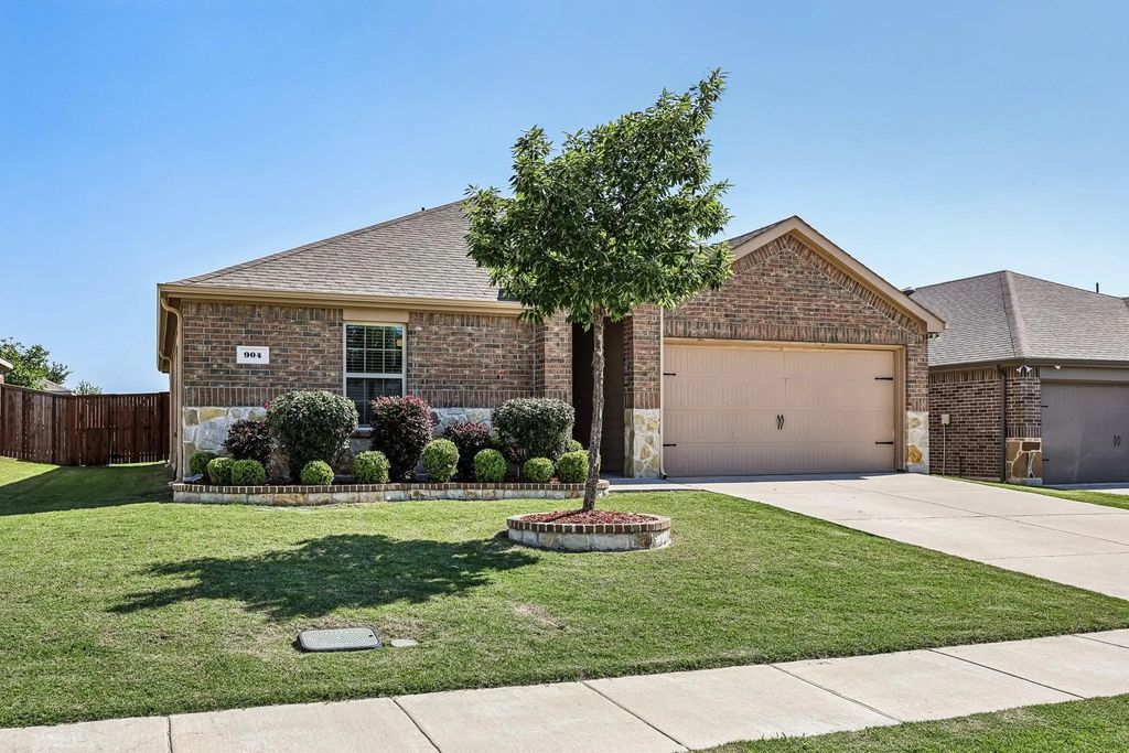 904 Alton Drive, Aubrey