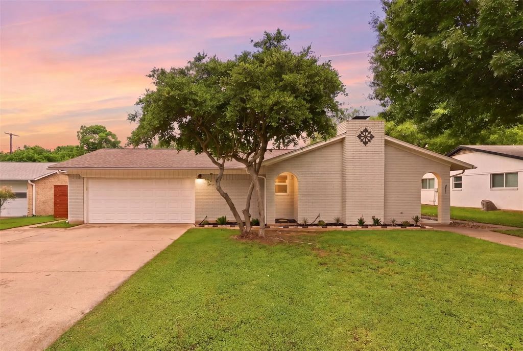 2011 Georgetown Drive, Denton