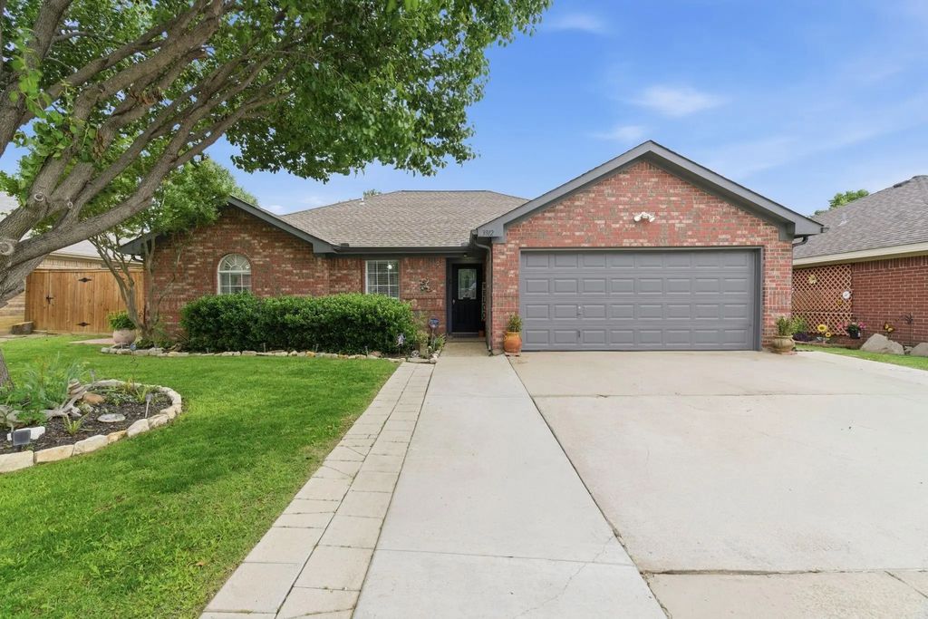 3912 Periwinkle Drive, Fort Worth
