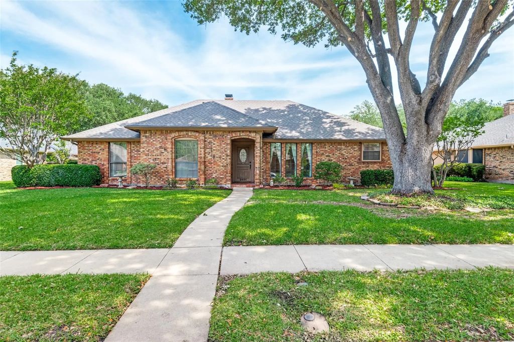 2401 Radcliffe Drive, Rowlett