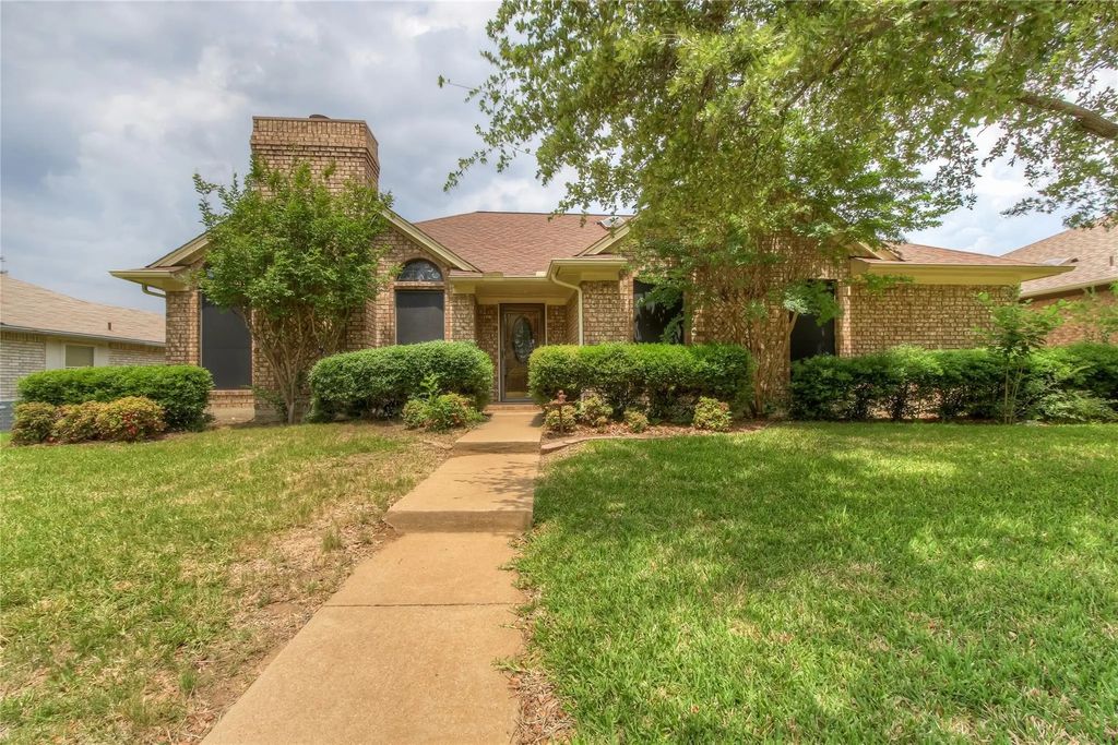 1513 Mission Ridge Trail, Carrollton