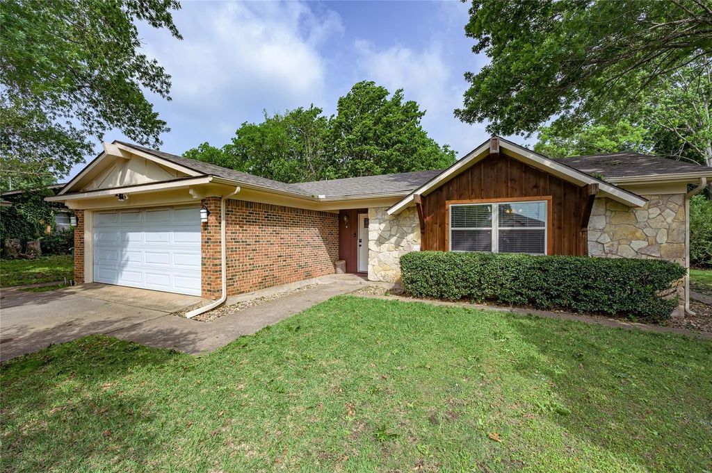 1028 S Idlewild Drive, Sherman
