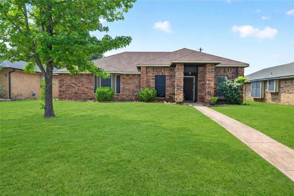 2511 Hollow Bend, Mesquite