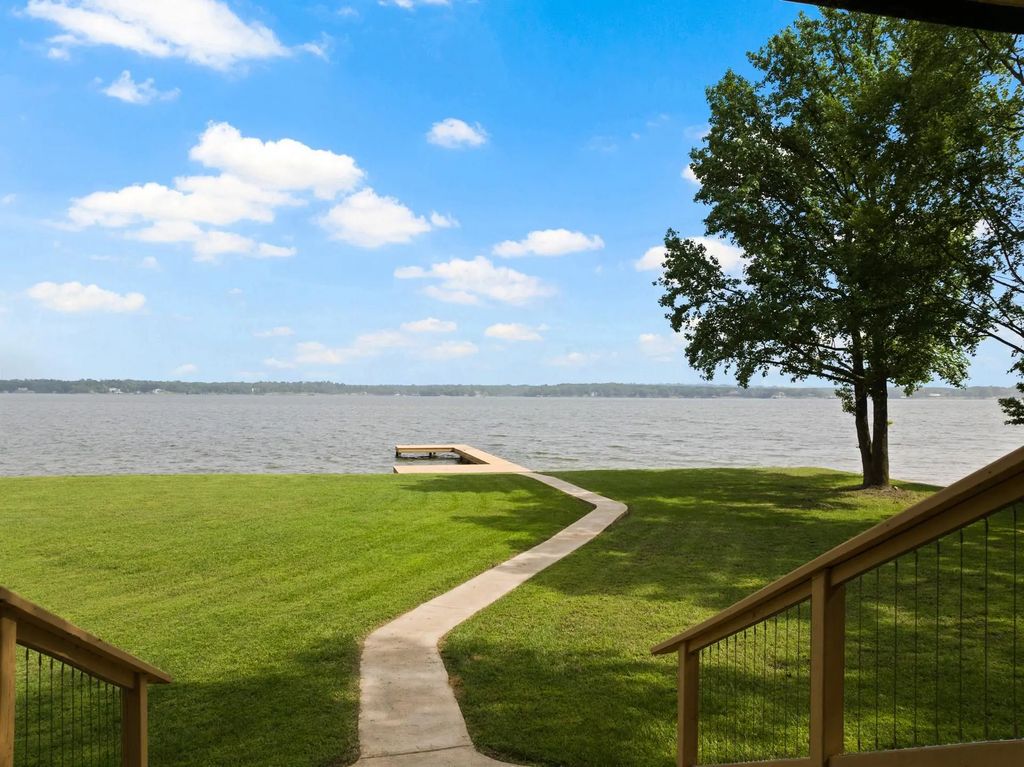 90 County Road 2740, Pittsburg