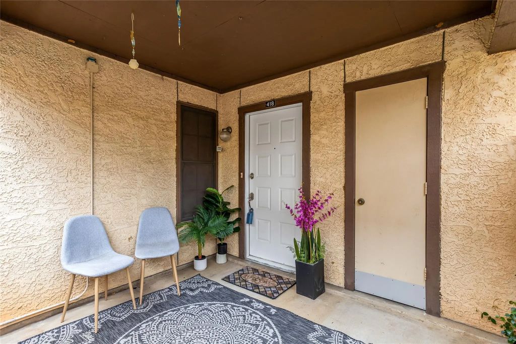 418 Matthews Drive, Arlington