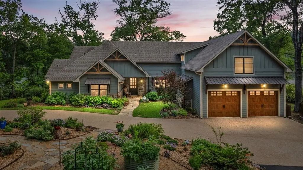 581 Private Road 6665, Mineola