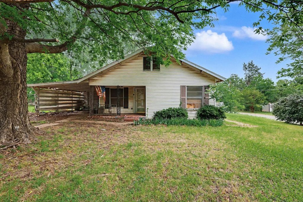 531 E Day Street, Denison