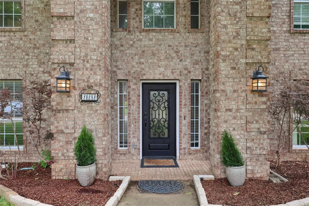 828 Rockefeller Lane, Allen