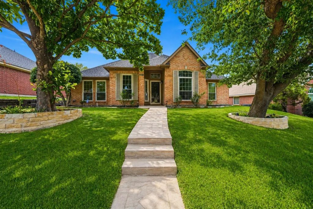 2317 Edinburgh Way, Garland