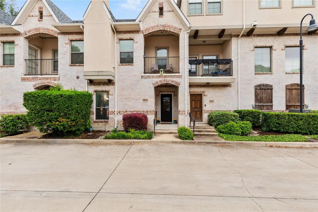 8824 Tudor Place, Dallas