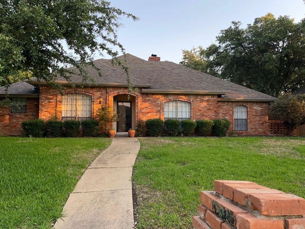 737 Robin Lane, Coppell