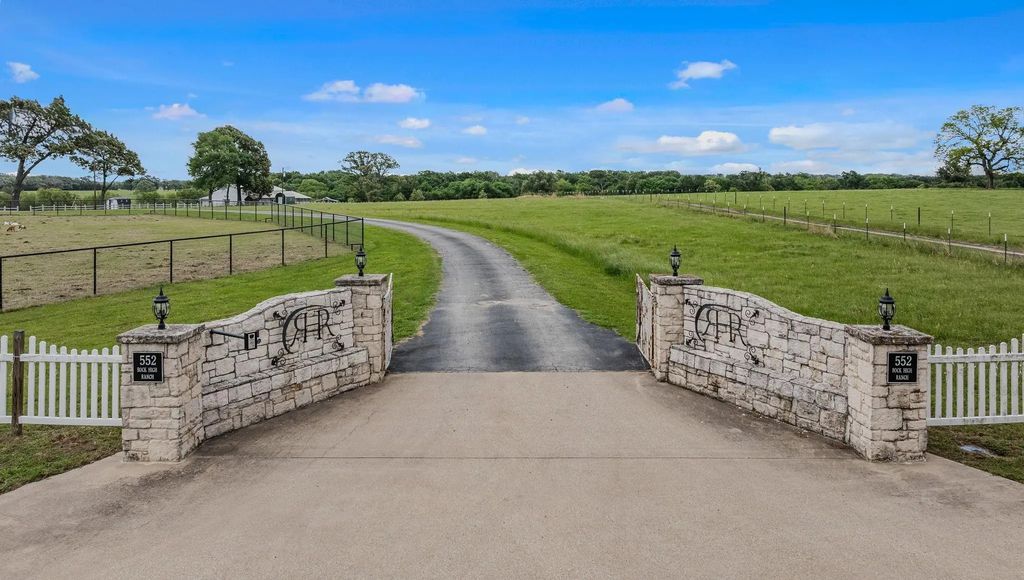 552 Vz County Road 2142, Wills Point