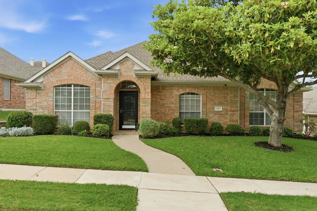 437 Crestview Point Drive, Lewisville