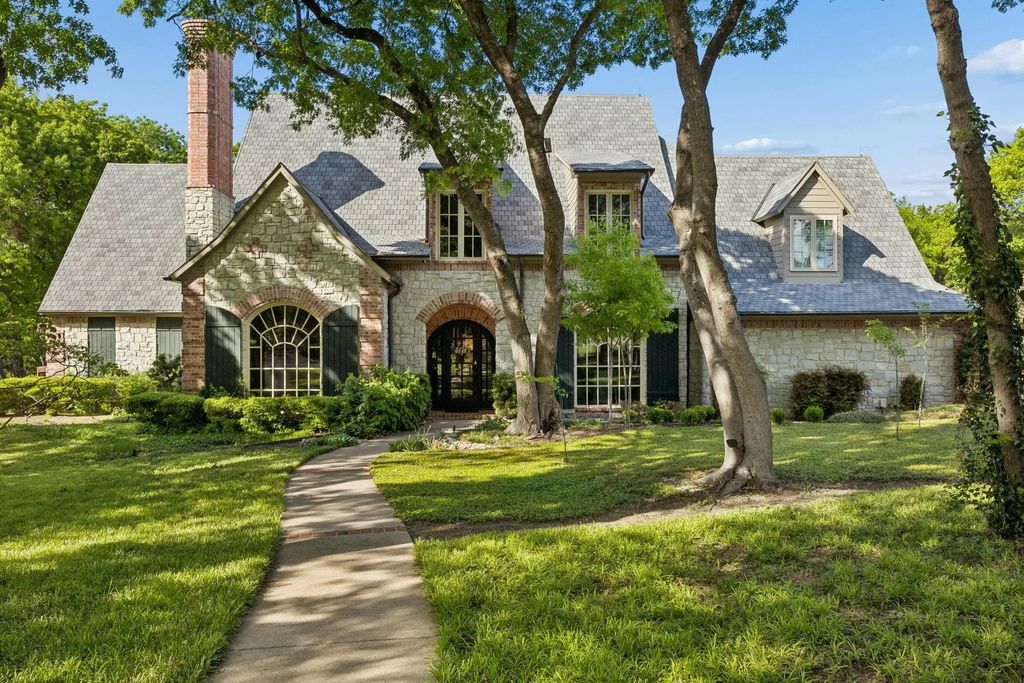 1 Woody Crest Circle, Fairview