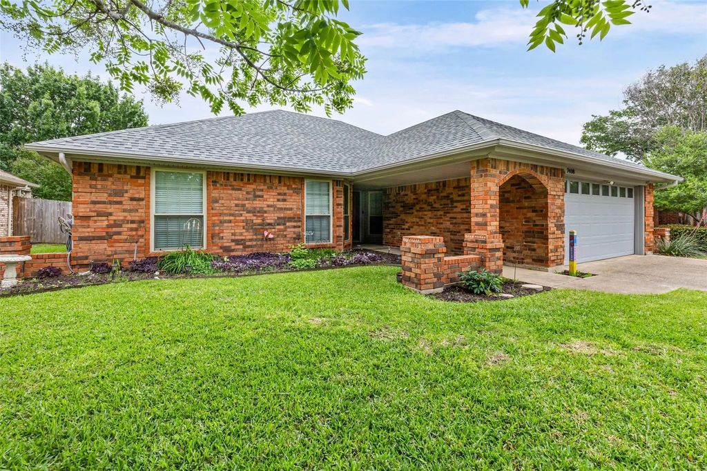 7408 Sean Drive, North Richland Hills