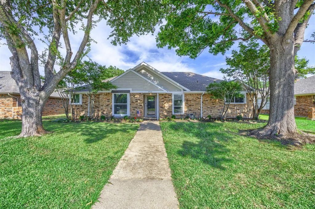 3916 Spring Hollow Drive, Carrollton