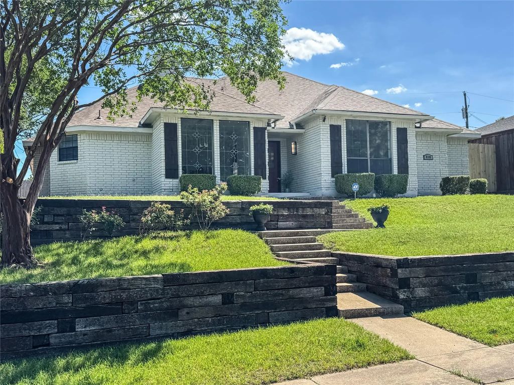 418 Whispering Hills Drive, Duncanville