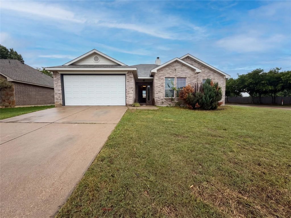 1100 Whispering Meadows, Crowley