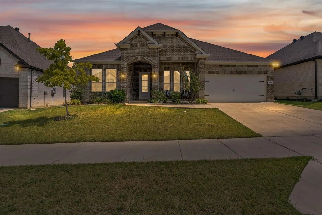 8909 Saddle Free Trail, Fort Worth