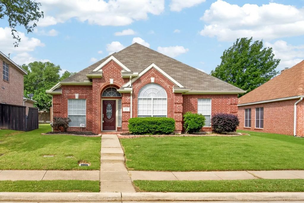824 High Meadow Court, Lewisville
