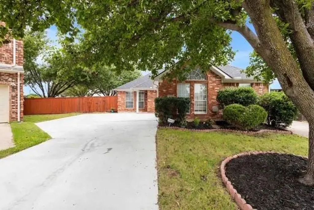 1929 Bachman Court, Plano