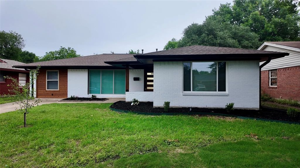 11343 Lippitt Avenue, Dallas