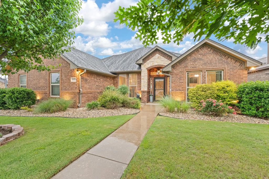 1623 Hawthorne Street, Cleburne