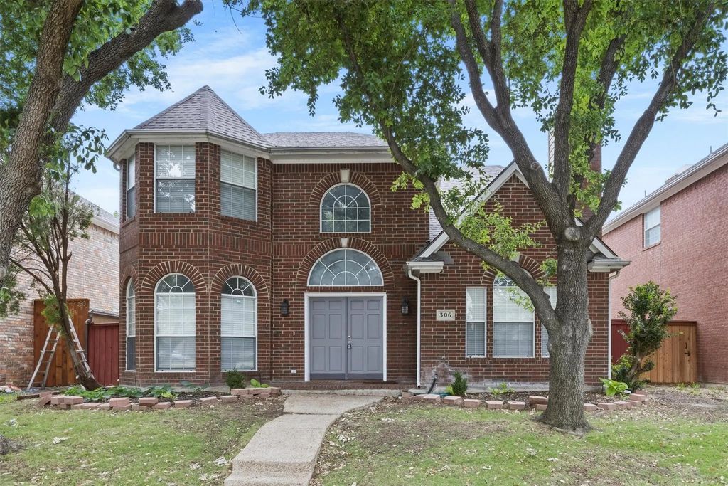 306 Santa Fe Trail, Irving