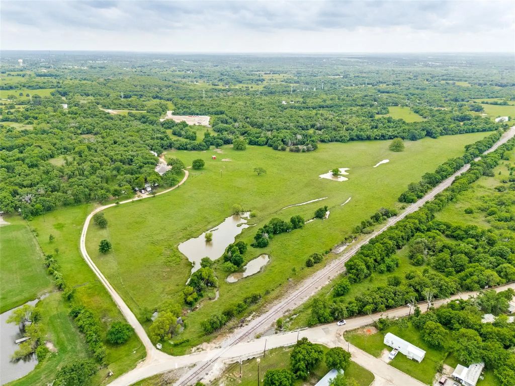 2900 County Road 317, Cleburne