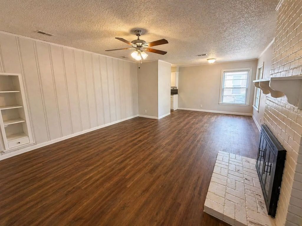 1801 Robinwood Drive, Fort Worth