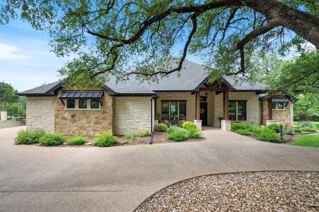 408 Salado Creek Place, Salado