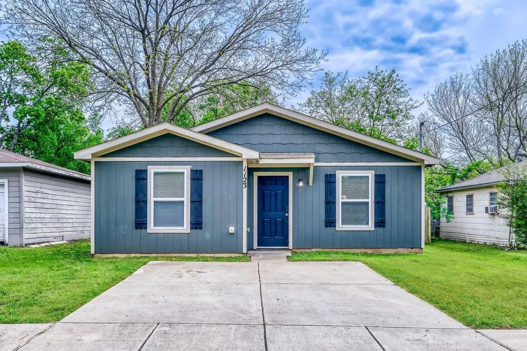 1123 Division Street, Greenville