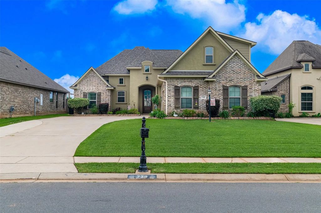 720 Fir Wood Lane, Haughton