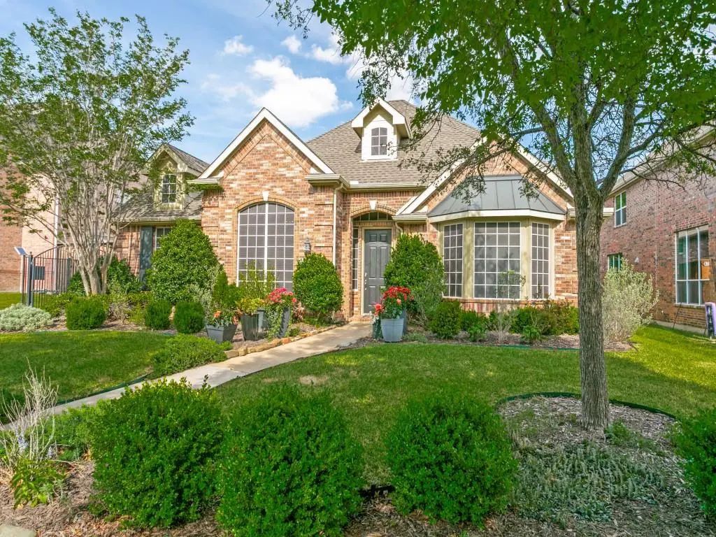 1209 Queen Guinevere Drive, Lewisville
