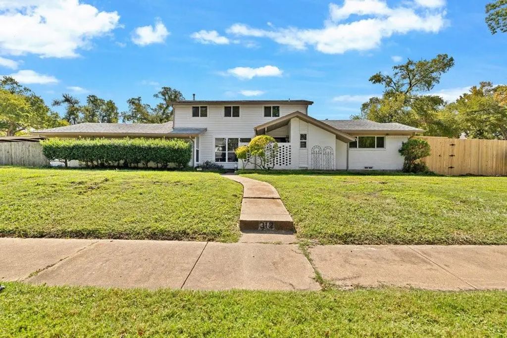 312 W Rio Grande Street, Garland