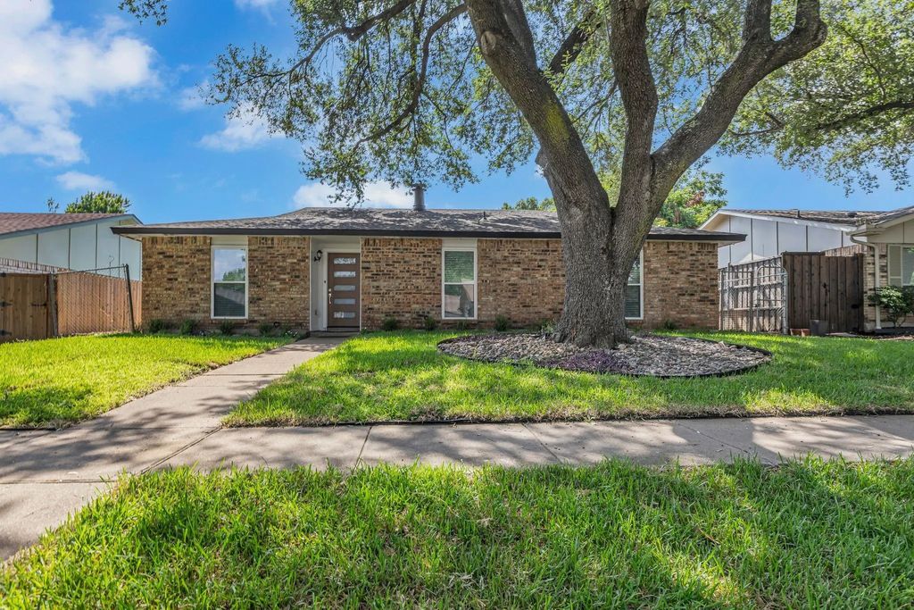 6217 Alta Oaks Drive, Garland