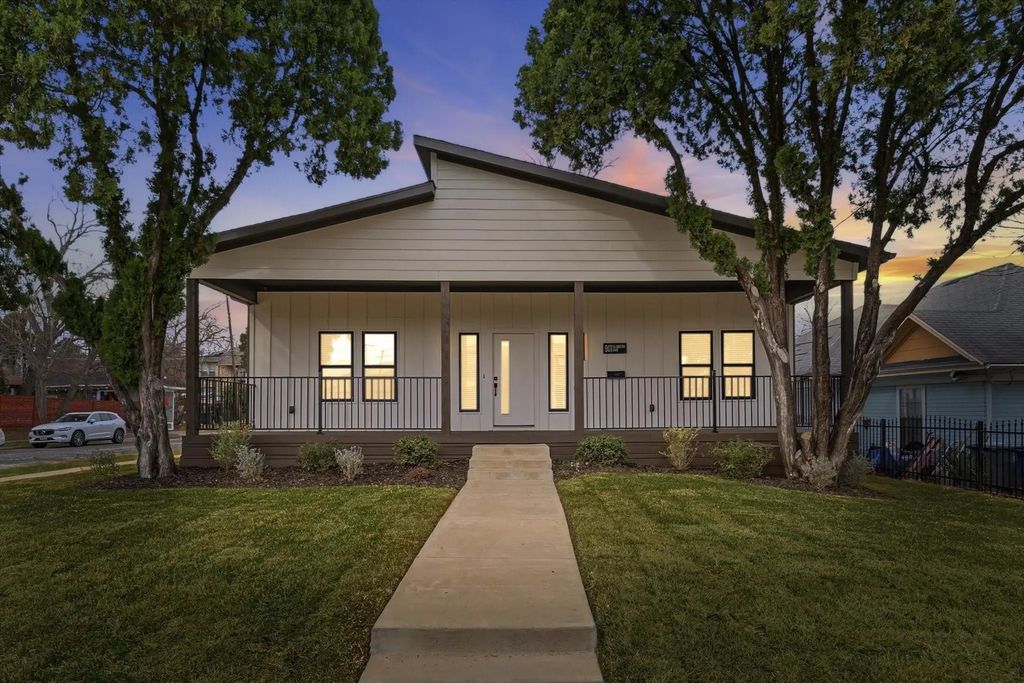901 Elsbeth Street, Dallas