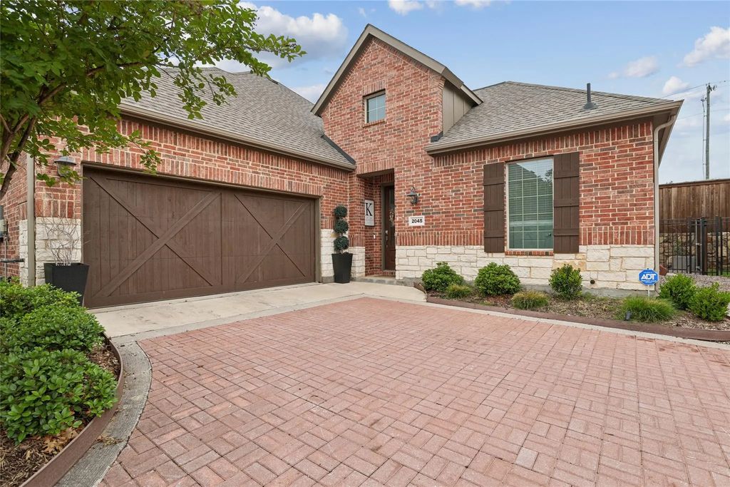 2045 Spotted Fawn Drive, Arlington