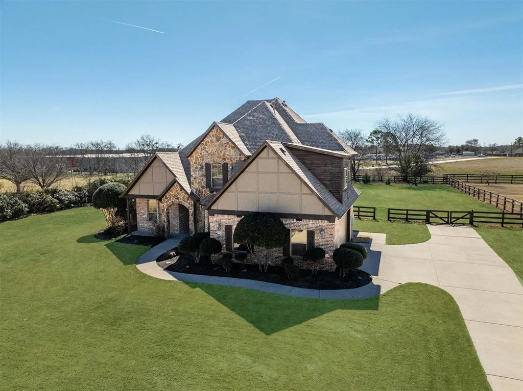 2705 Kerry Court, Denton