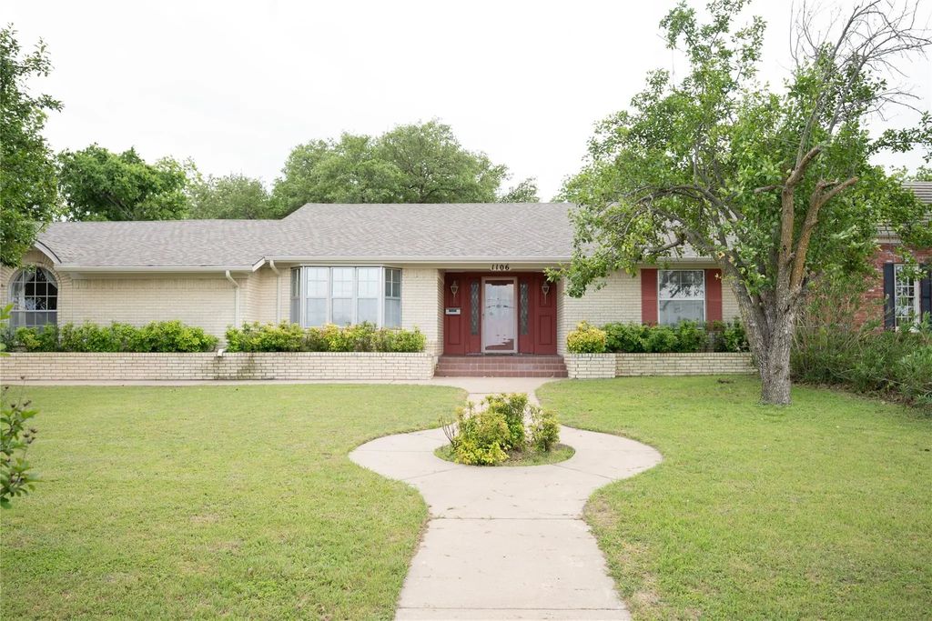 1106 E Franklin Street, Hillsboro