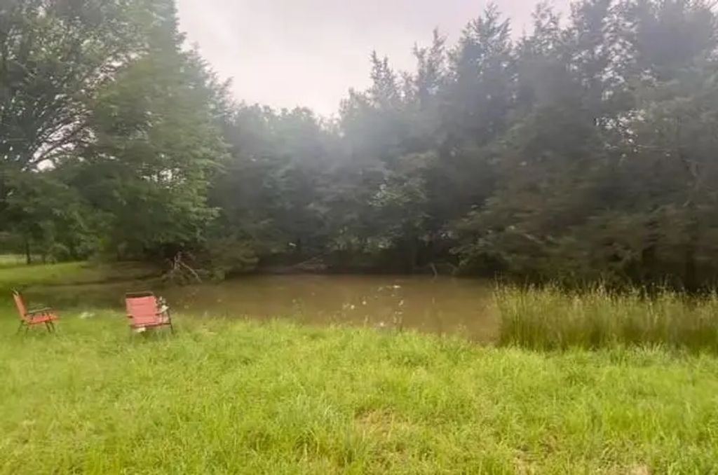 8990 County Road 2414, Quinlan