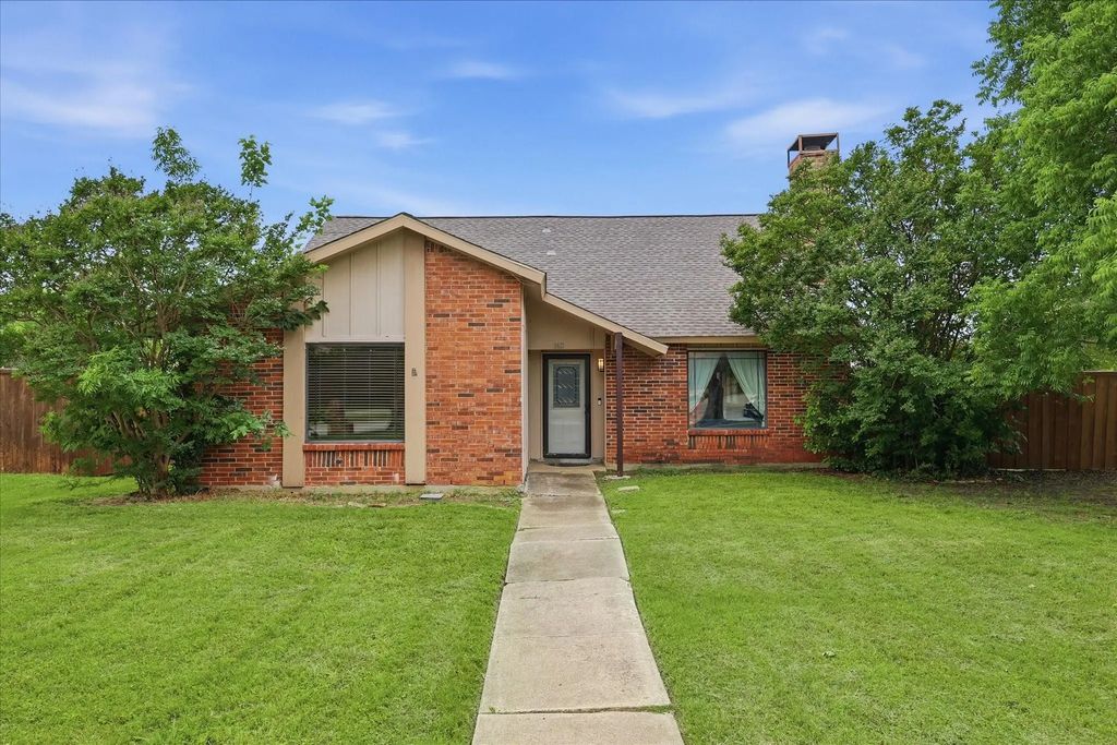 3611 Luallen Drive, Carrollton