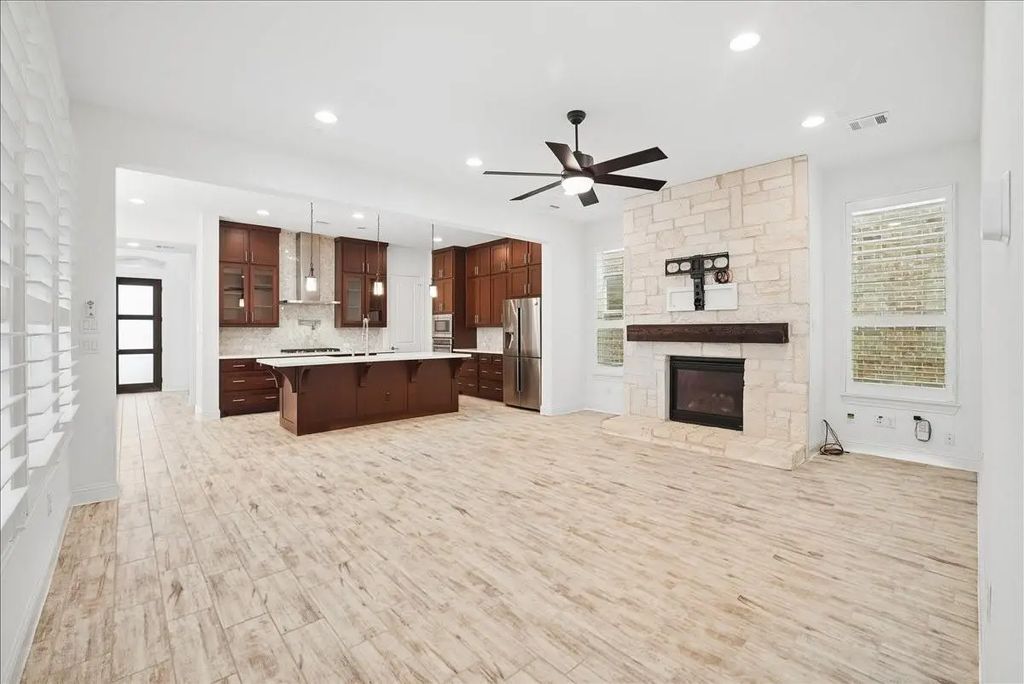 8047 Sunflower Lane, Dallas
