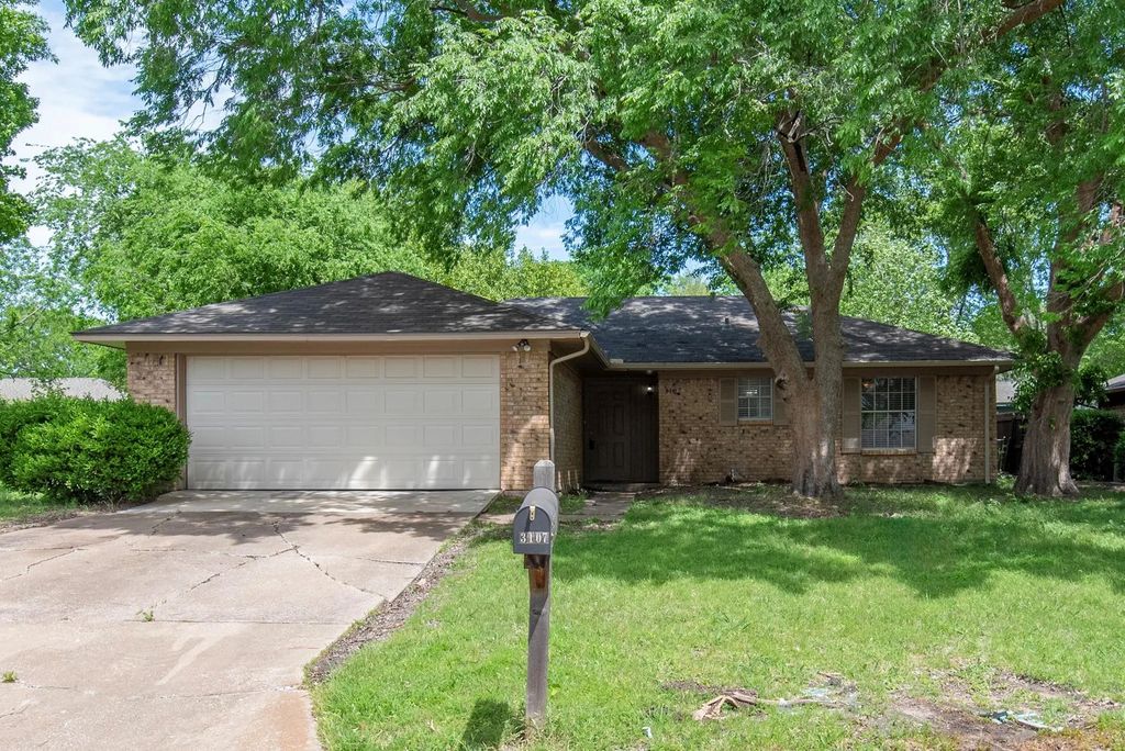 3107 Arkansas Circle, Sherman