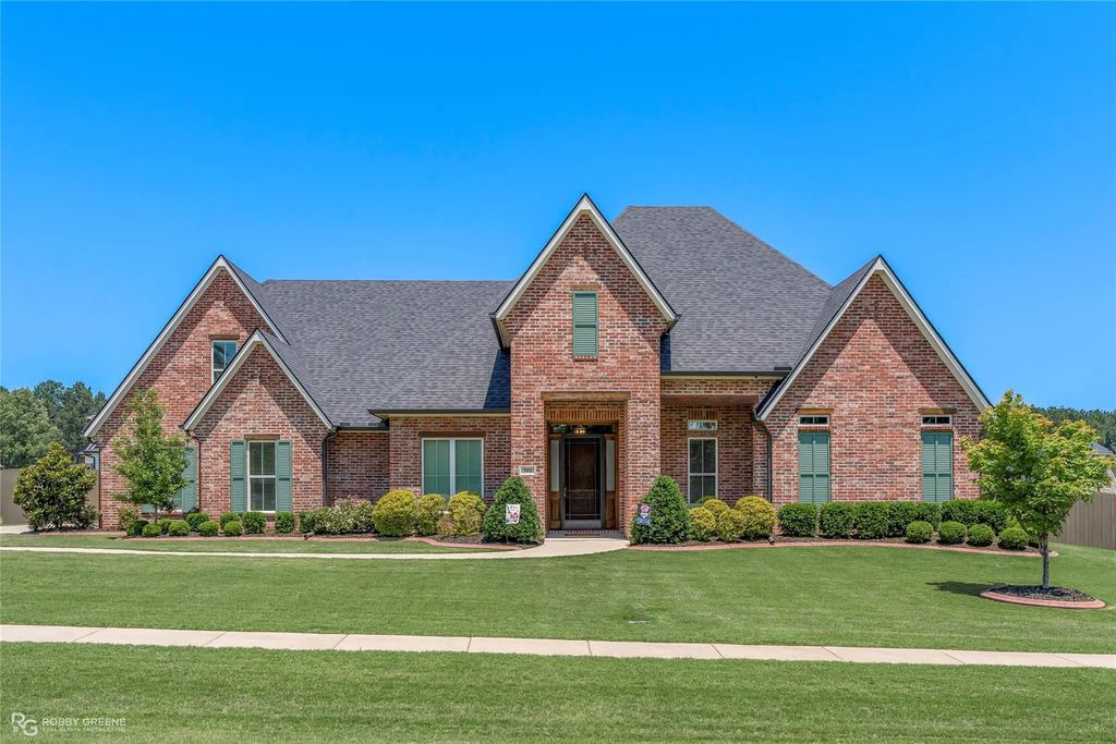 301 Ayres Circle, Benton