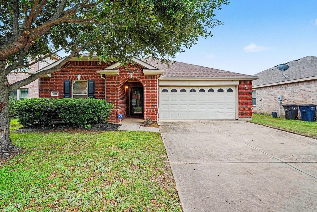 1865 Lynnwood Hills Drive, Fort Worth