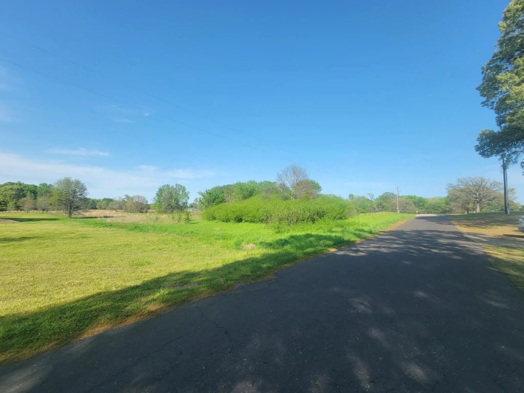 1821 County Road 1570, Alba