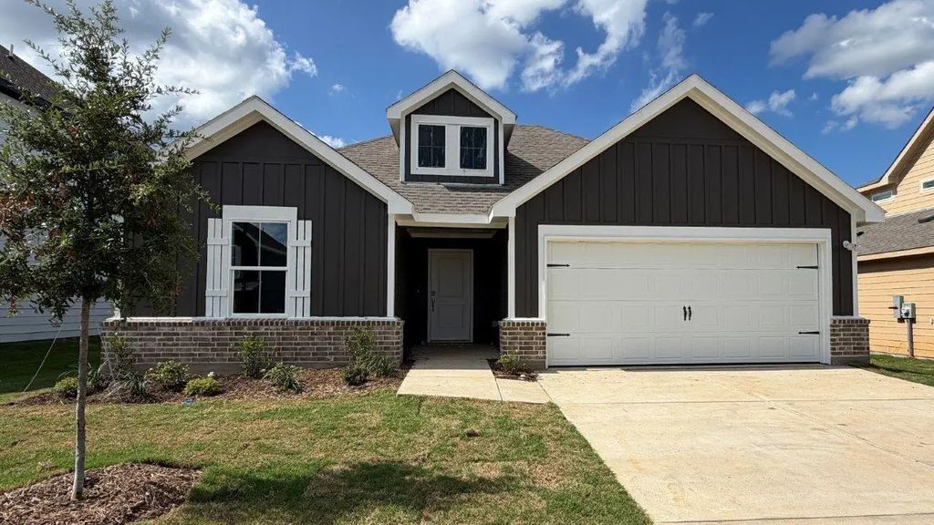 3013 Hidden Valley Drive, Lindale