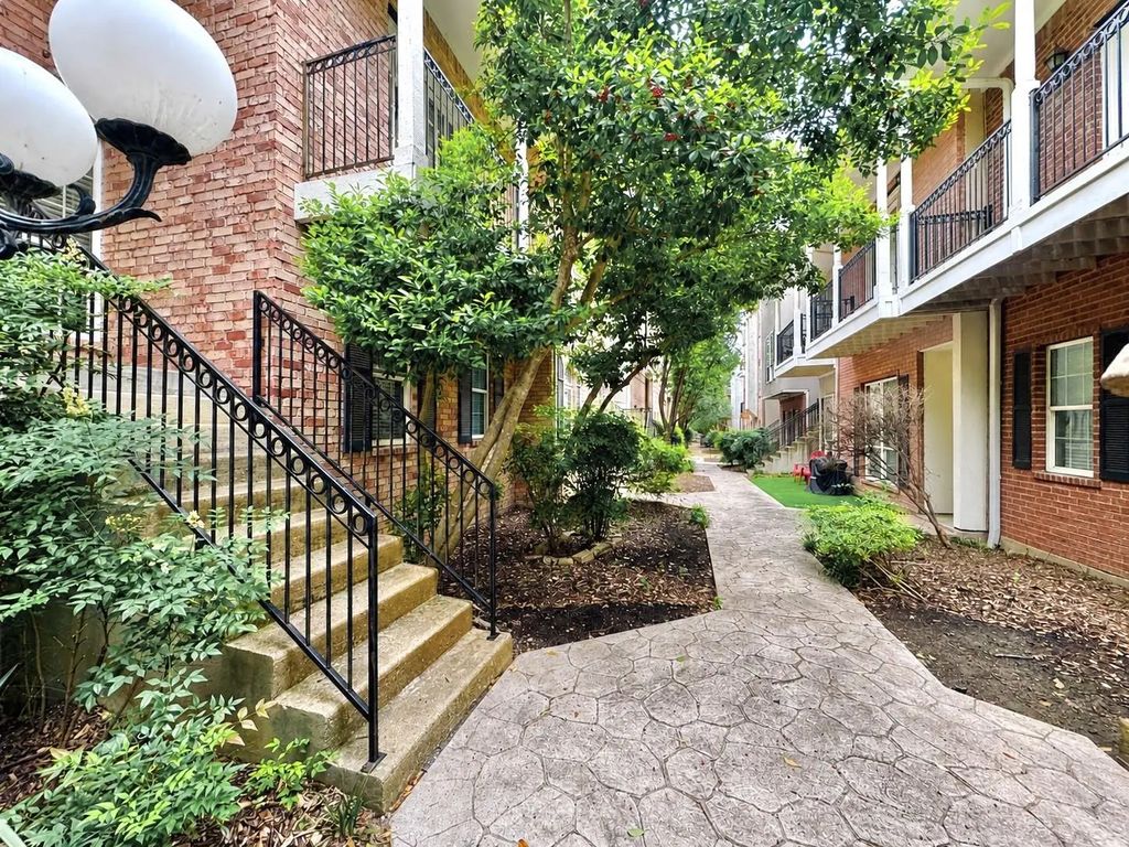 5726 La Vista Drive, Dallas