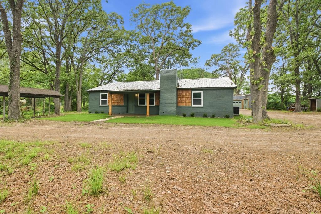 509 County Road 2271, Telephone
